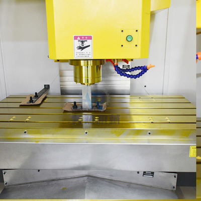 Vmc1370 3 주축 CNC 수직 분쇄 센터 머신 VMC